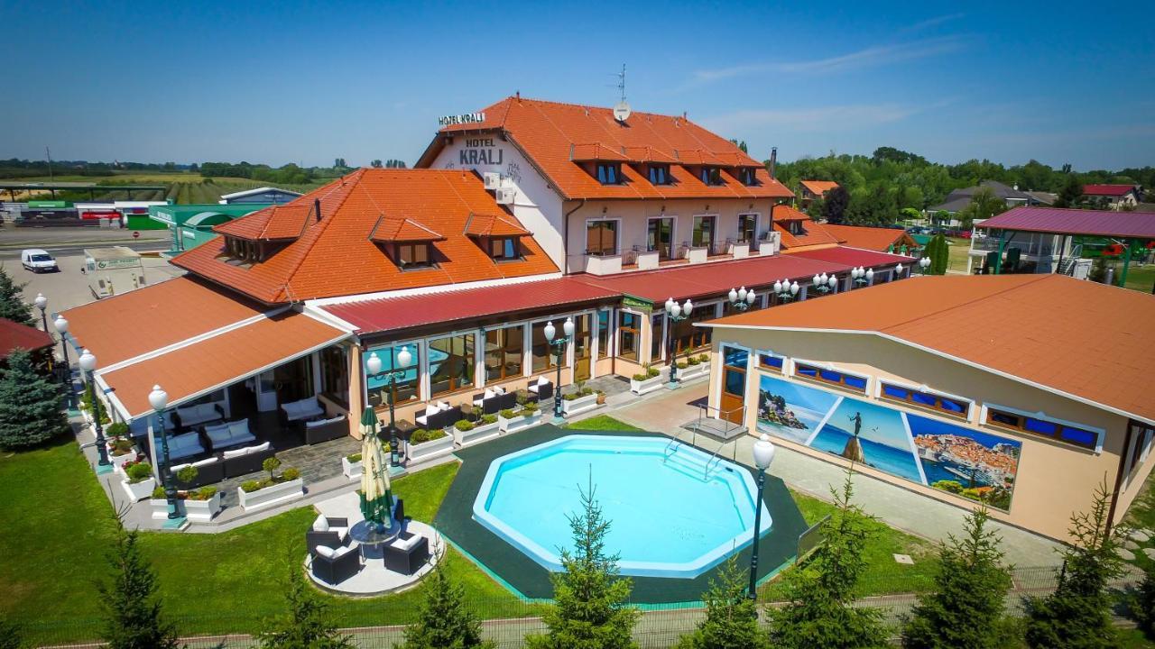 Donji Kraljevoc Hostel Green מראה חיצוני תמונה