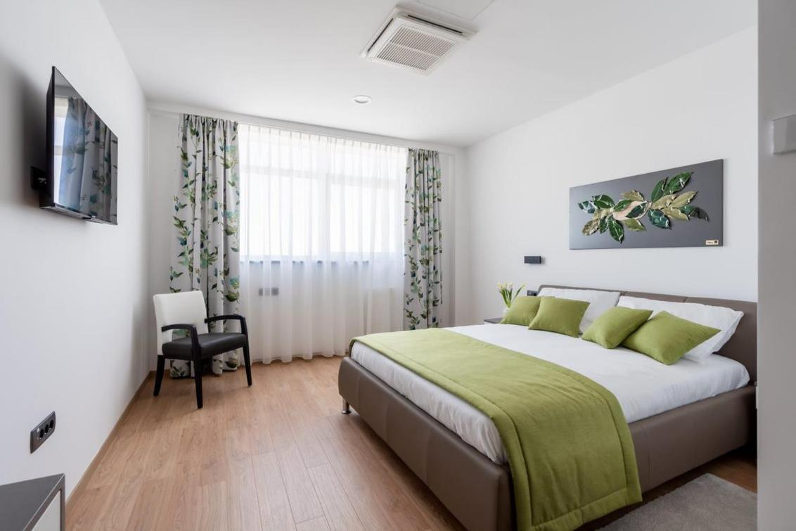 Donji Kraljevoc Hostel Green מראה חיצוני תמונה