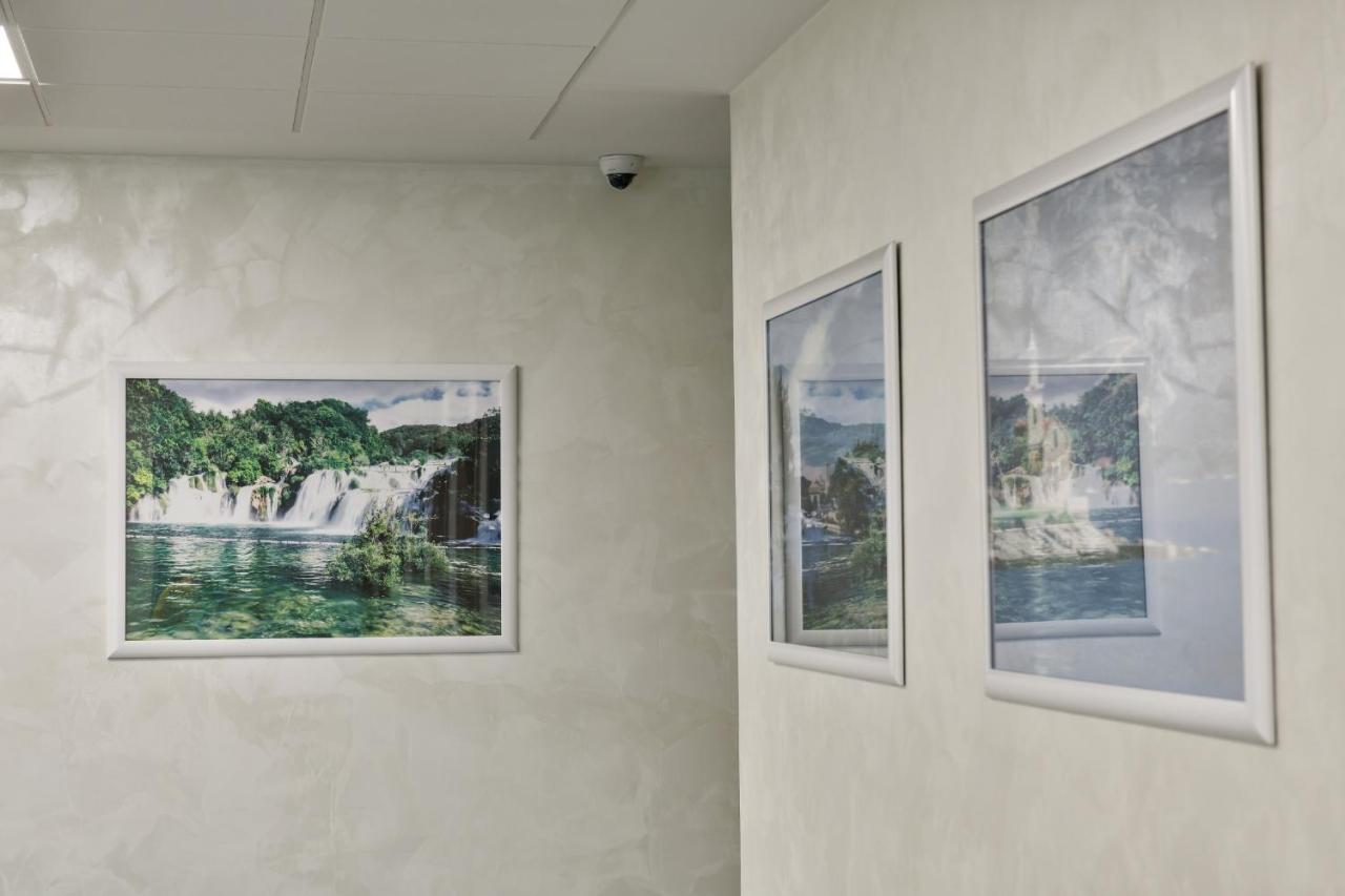 Donji Kraljevoc Hostel Green מראה חיצוני תמונה